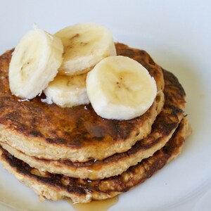 Healthy Banana Oat Pancakes