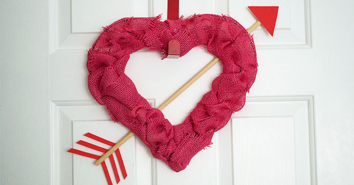 heart shaped valentines wreath