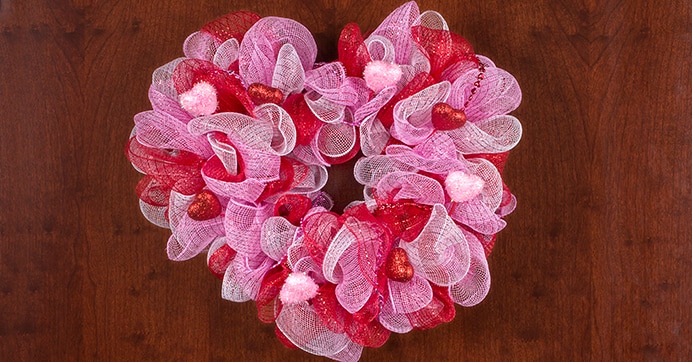Valentine Mesh Wreath Shaped Like a Heart - DIY Candy