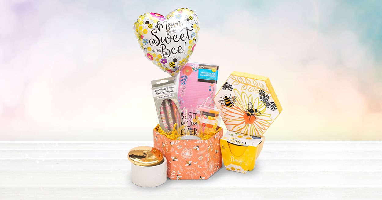 Mother's Day Personalized Basket Of Happiness: Gift/Send Mother's Day Gifts  Online JVS1206357 |IGP.com
